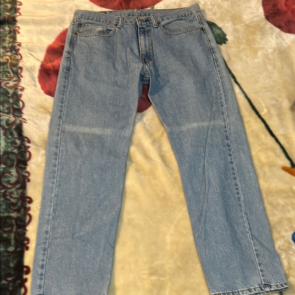 Classic Blue Straight-Leg Jeans With Contrast Stitching